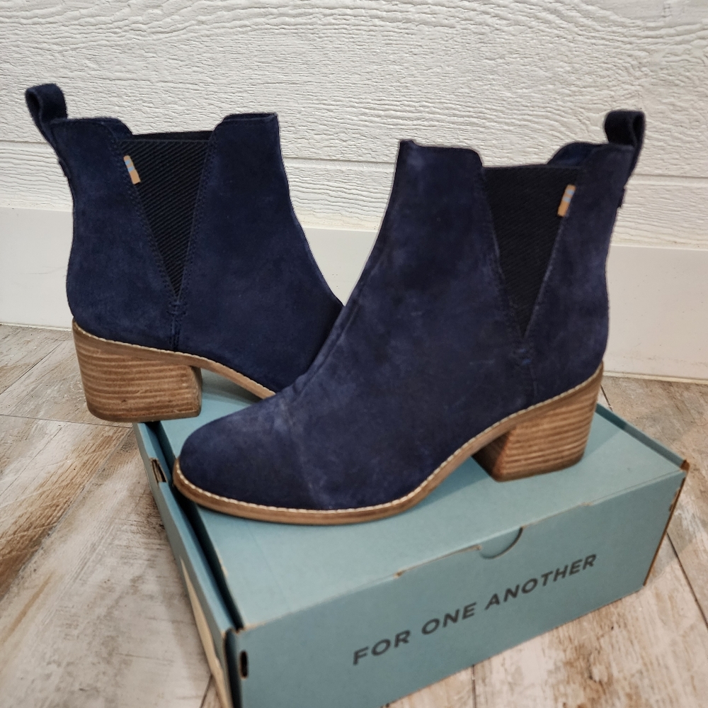 Toms navy boots